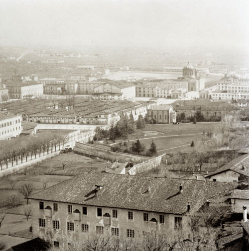 vista della Fiera (complesso sullo sfondo) prima della demolizione (primi anni del novecento)